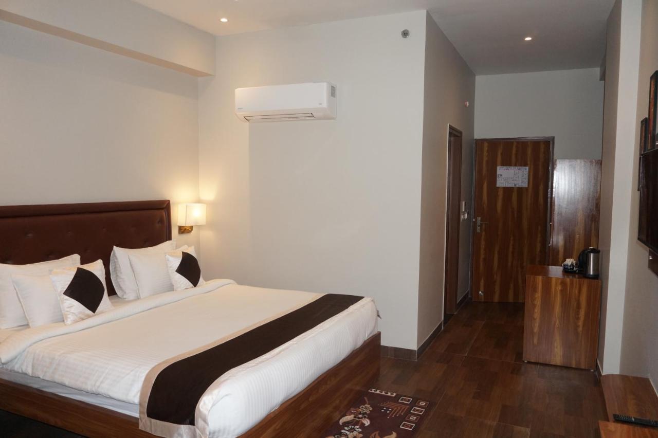 Hotel Neel Clarks Express